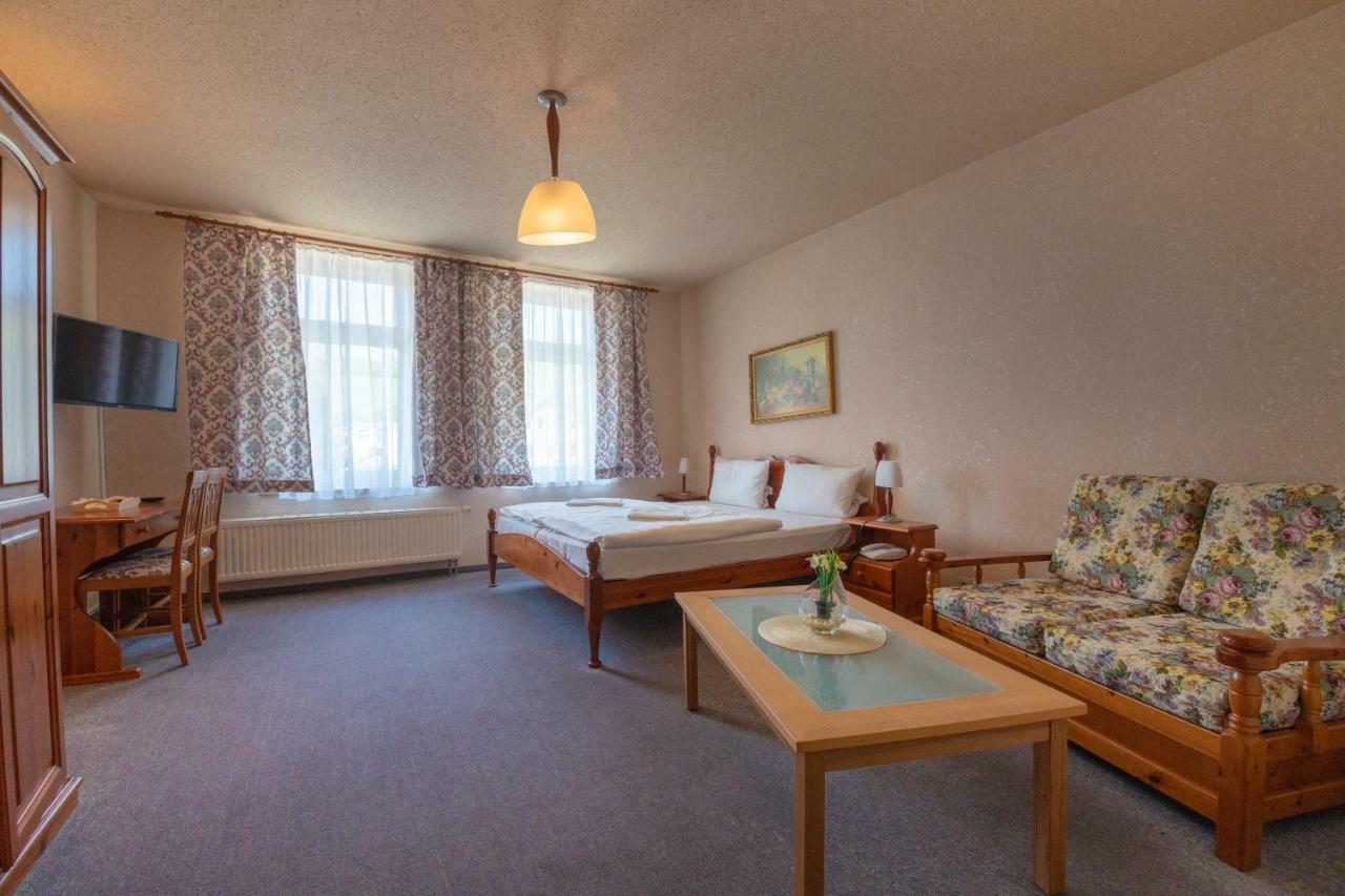 Haus Schlematal Hotel Und Restaurant Бад Шлема Екстериор снимка